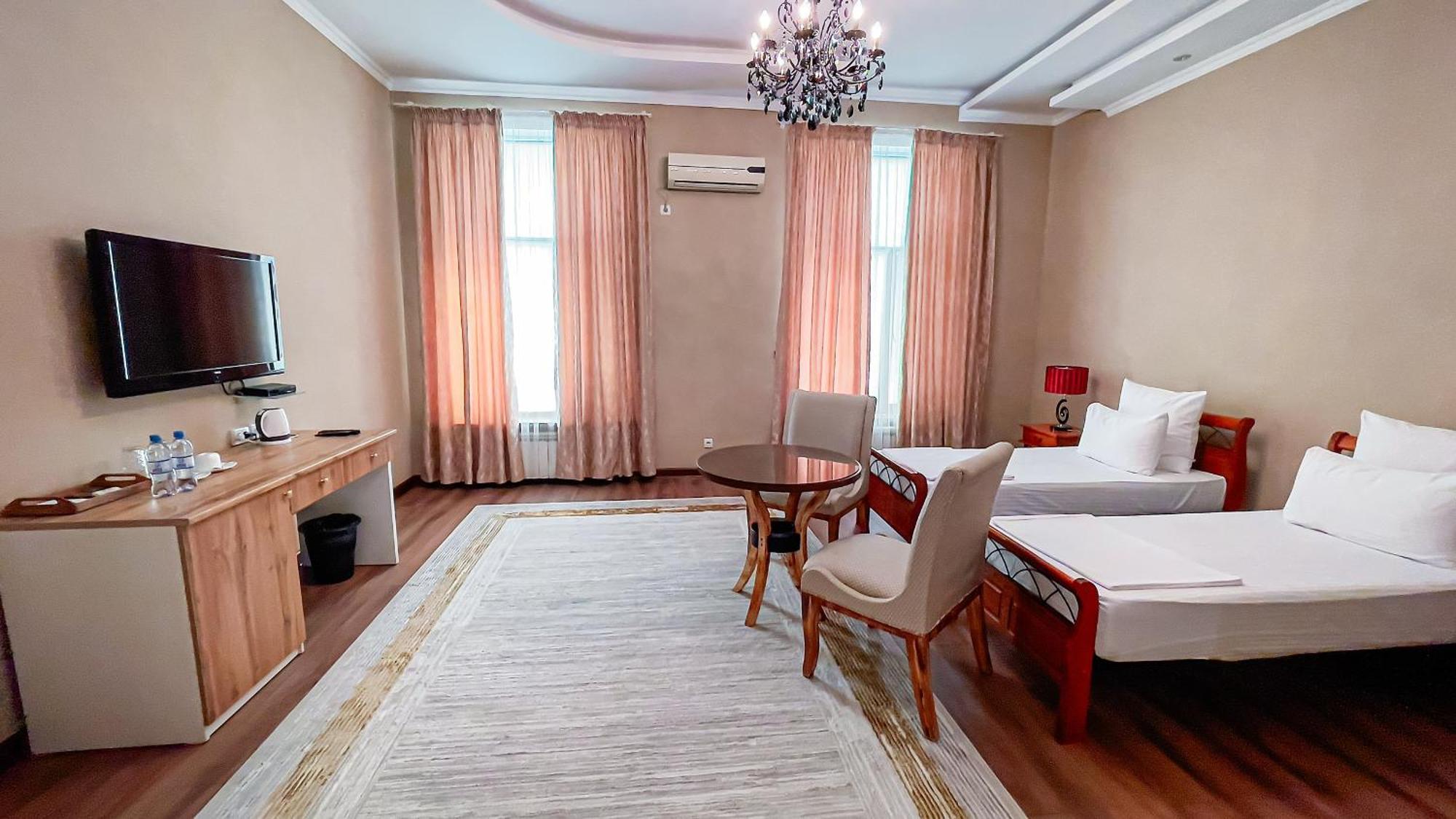 Altair Hotel Chimkent Extérieur photo