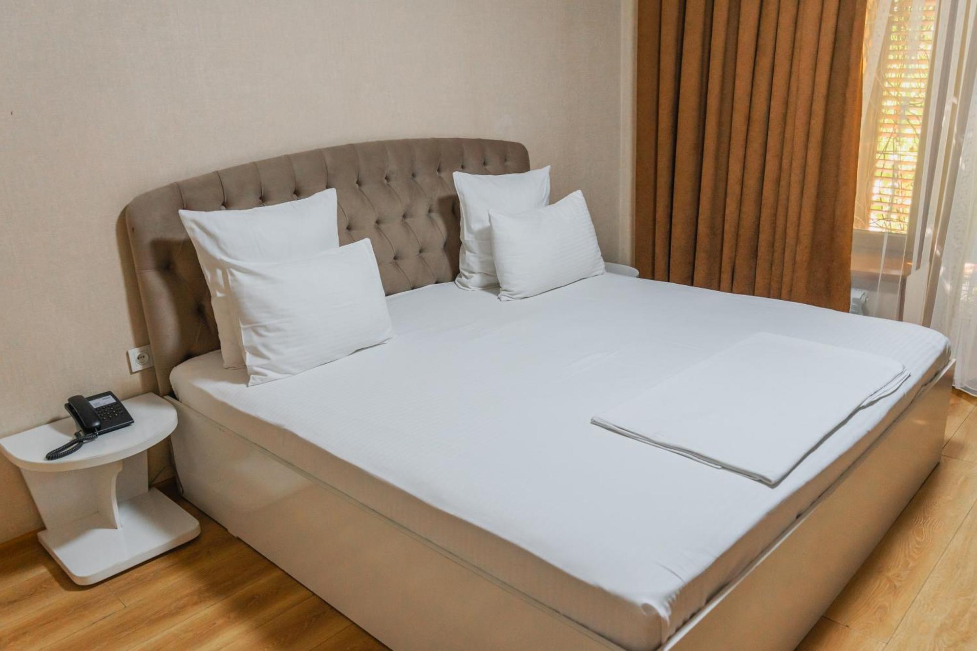 Altair Hotel Chimkent Extérieur photo