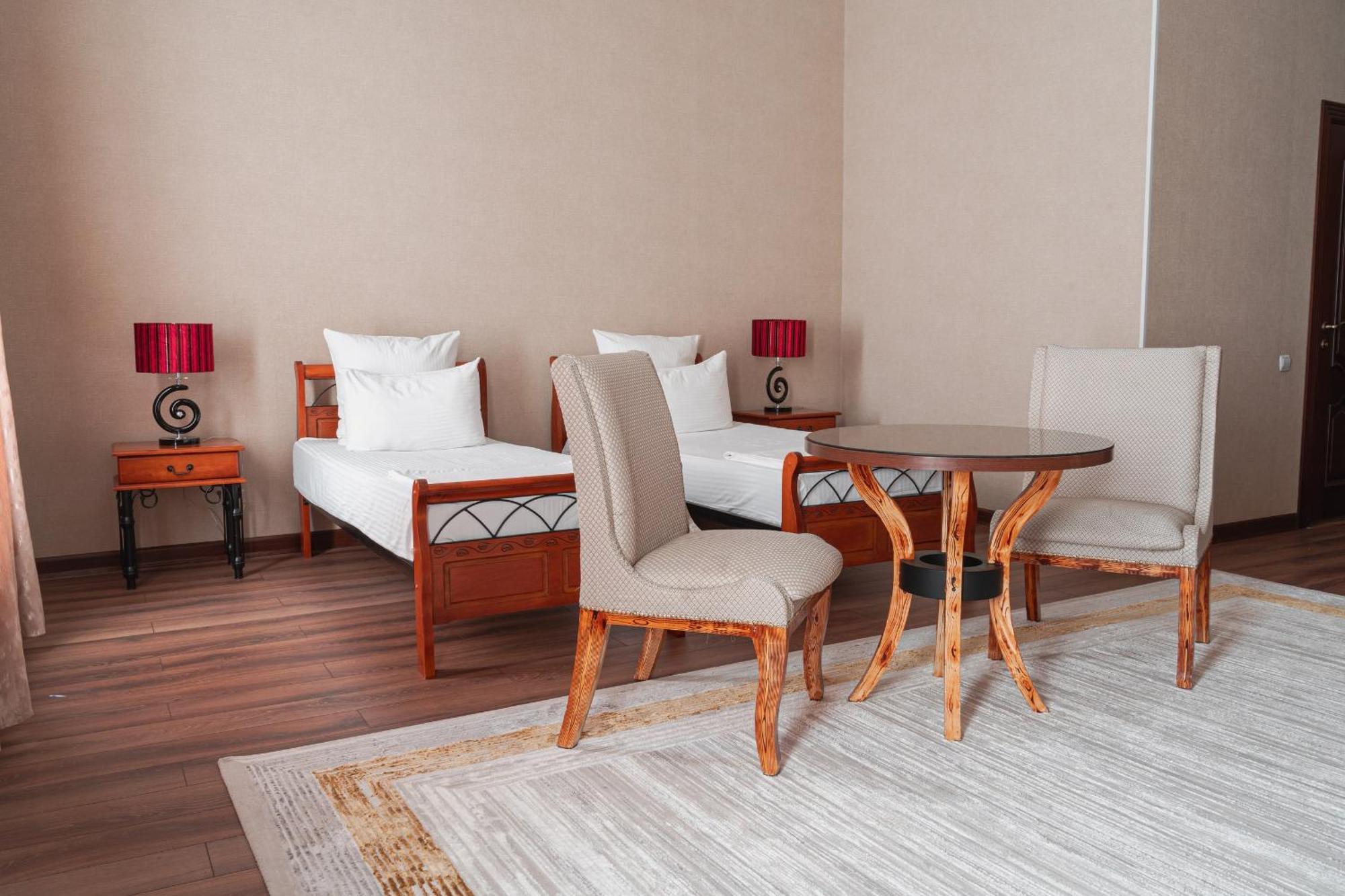 Altair Hotel Chimkent Extérieur photo