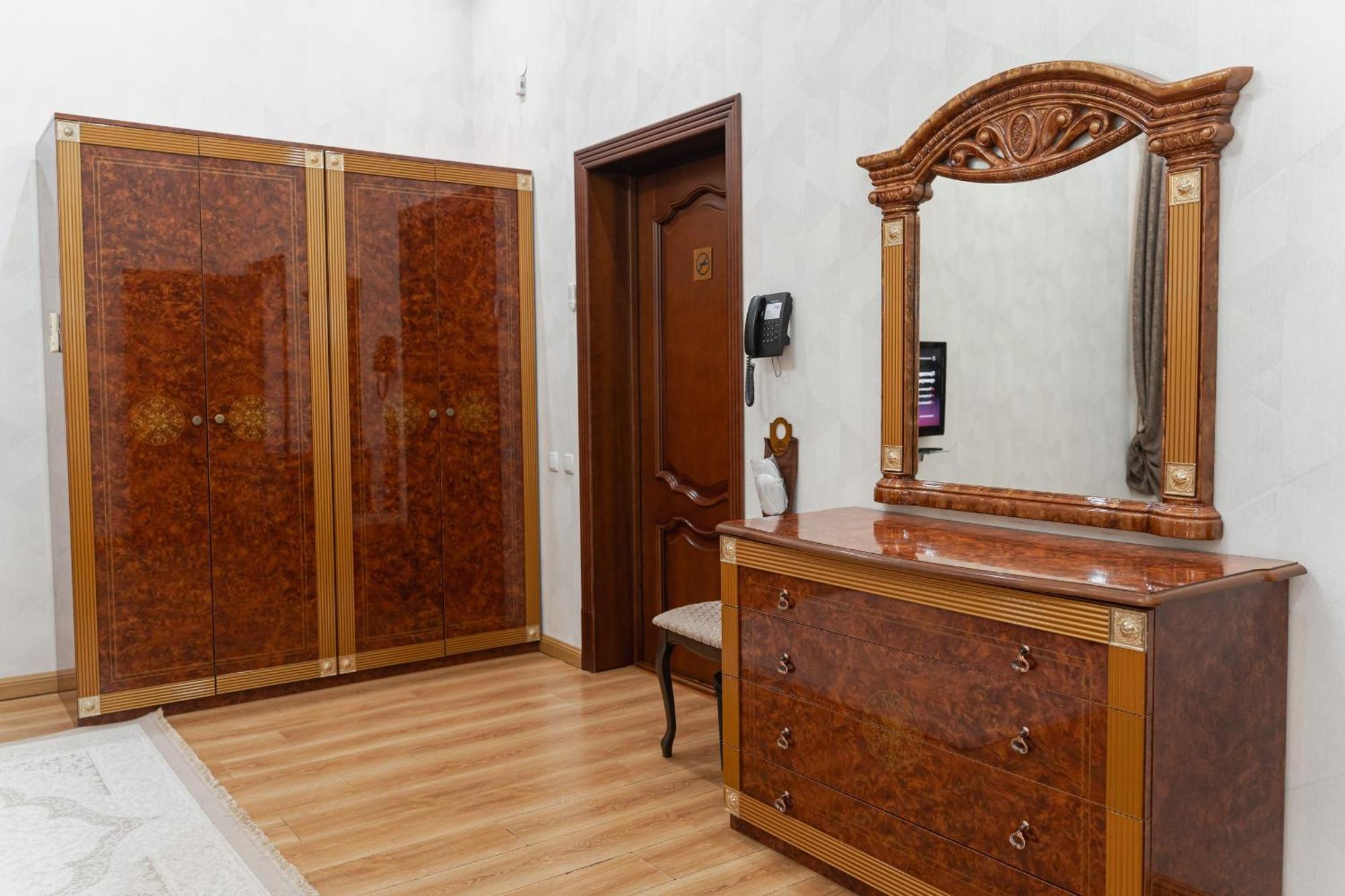 Altair Hotel Chimkent Extérieur photo