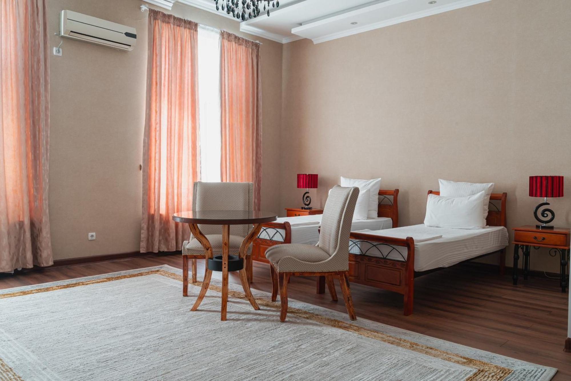 Altair Hotel Chimkent Extérieur photo