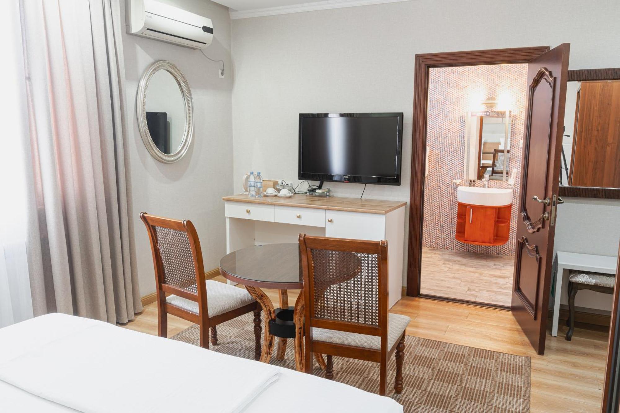 Altair Hotel Chimkent Extérieur photo
