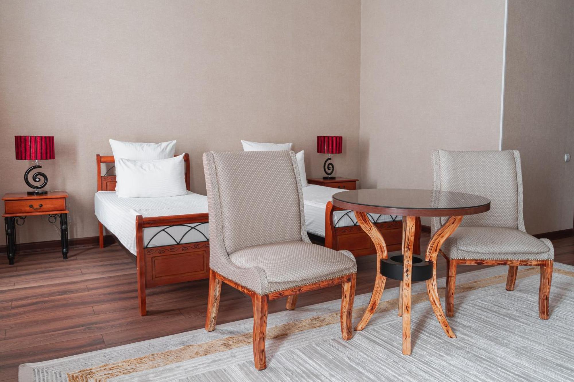 Altair Hotel Chimkent Extérieur photo