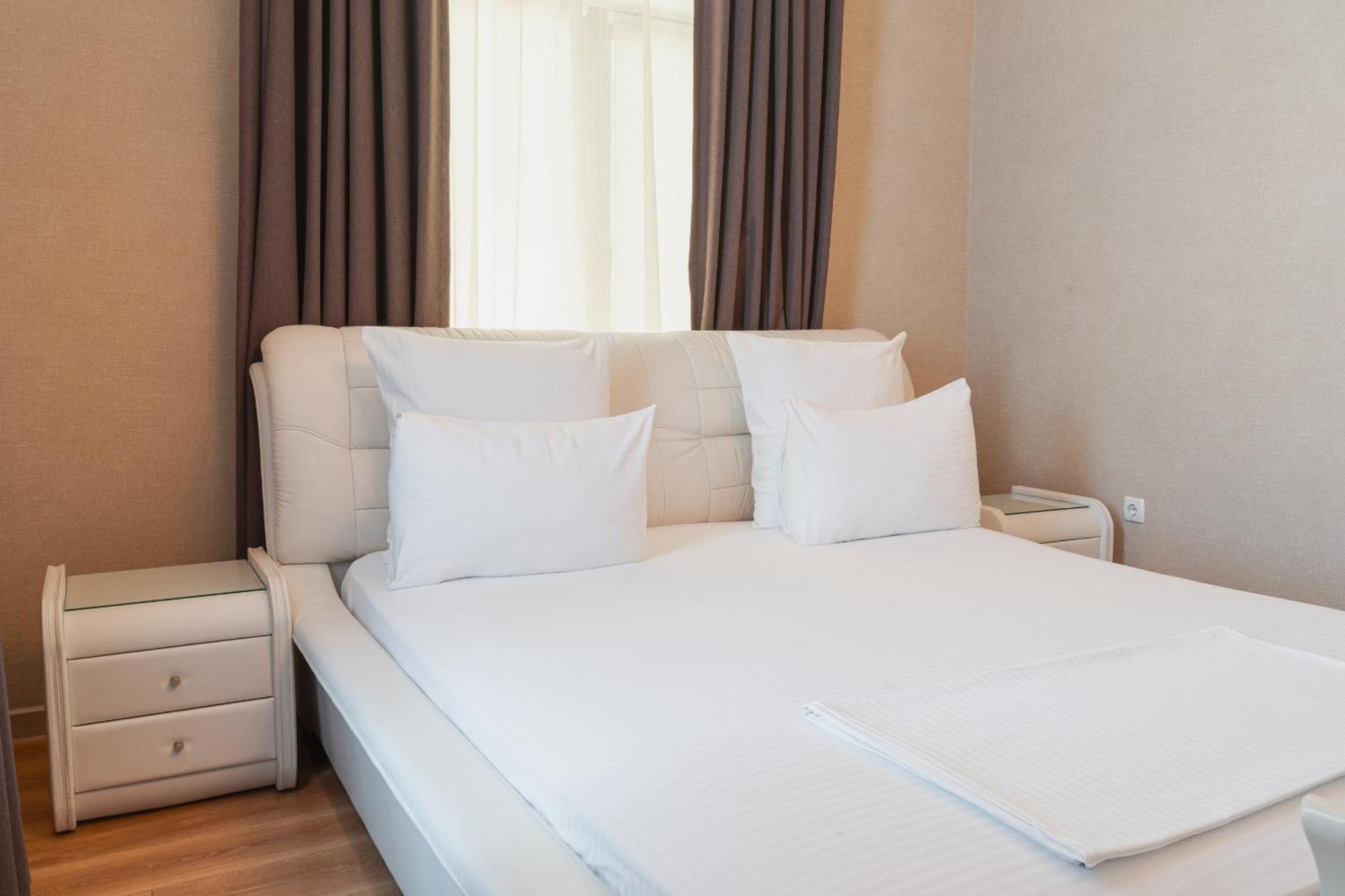 Altair Hotel Chimkent Extérieur photo